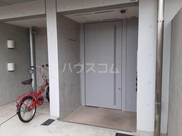 28/30 エントランス