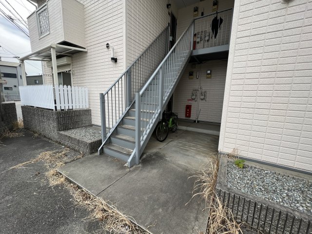 20/23 エントランス