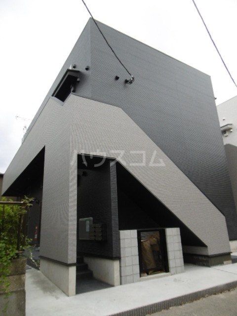 24/30 エントランス