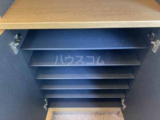 13/30 収納
