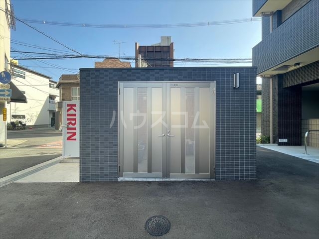 24/30 エントランス