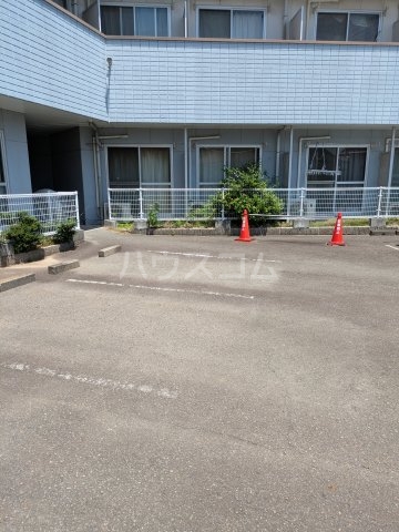 2/3 駐車場