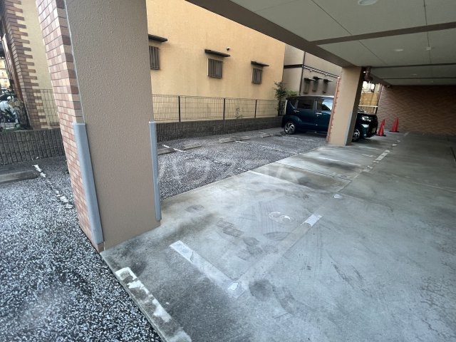 20/28 駐車場