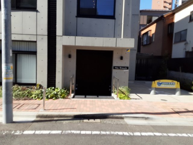 21/30 エントランス
