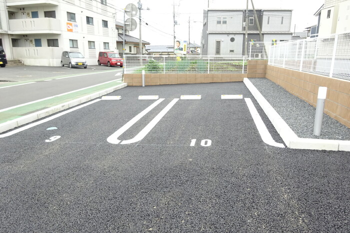 15/17 駐車場