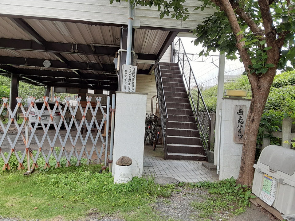 25/30 エントランス