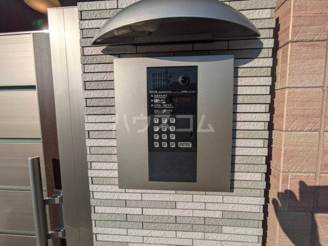 21/27 エントランス