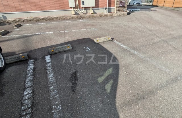2/4 駐車場