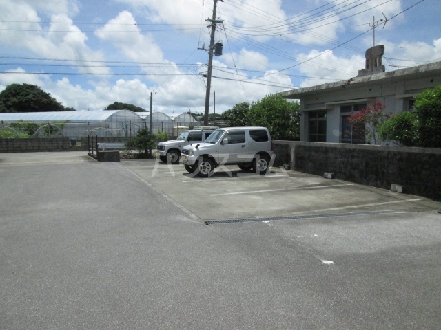 17/18 駐車場