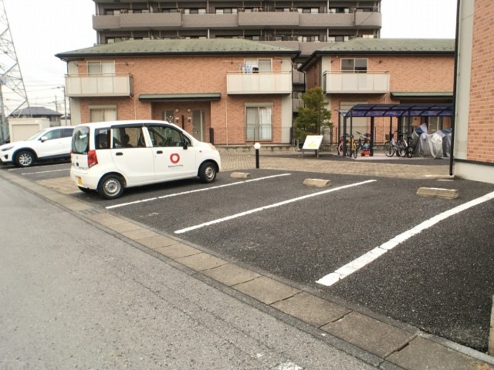 20/28 駐車場