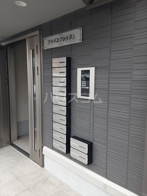 21/27 エントランス