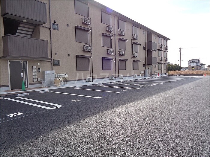 15/17 駐車場