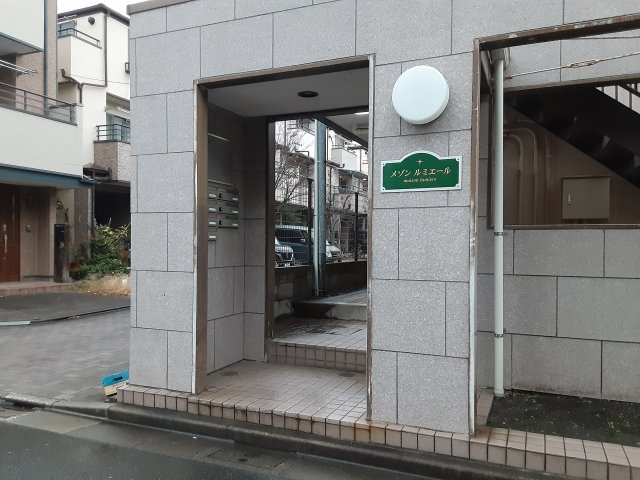 26/30 エントランス