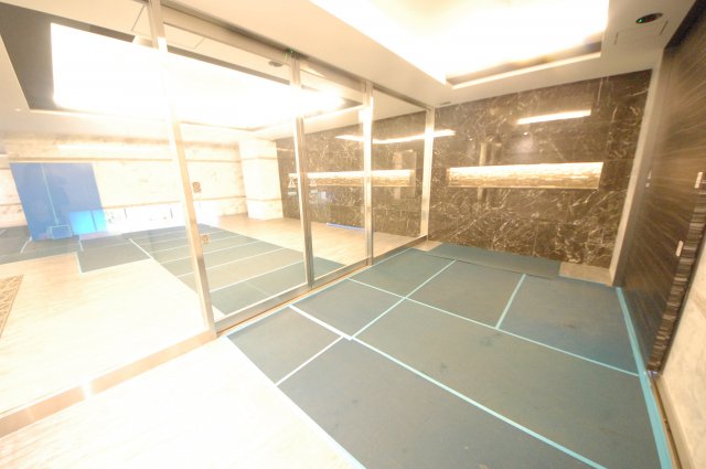 20/26 エントランス