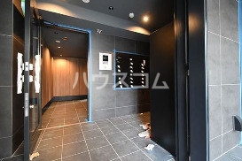 18/18 エントランス