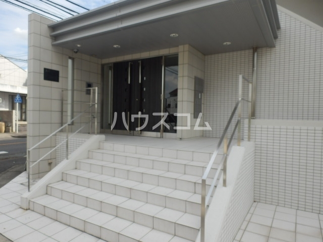 16/25 エントランス