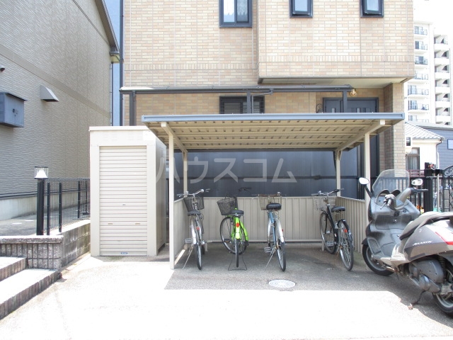 13/23 エントランス