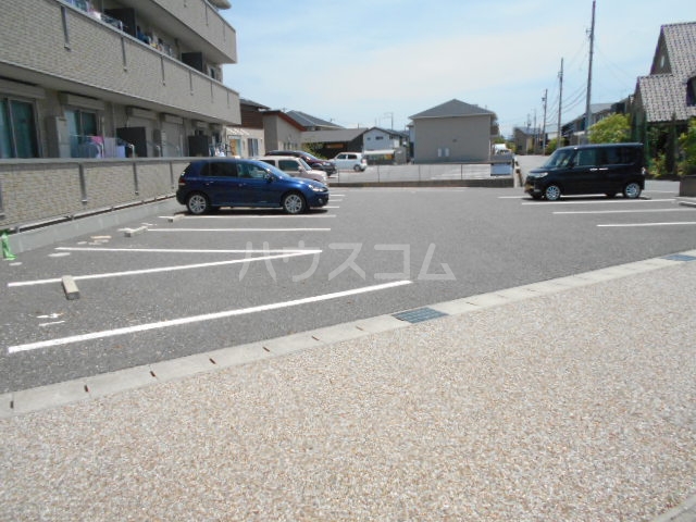 16/20 駐車場