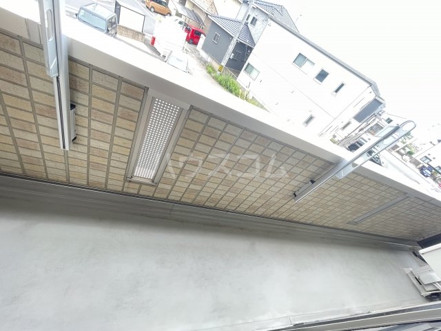 18/28 バルコニー