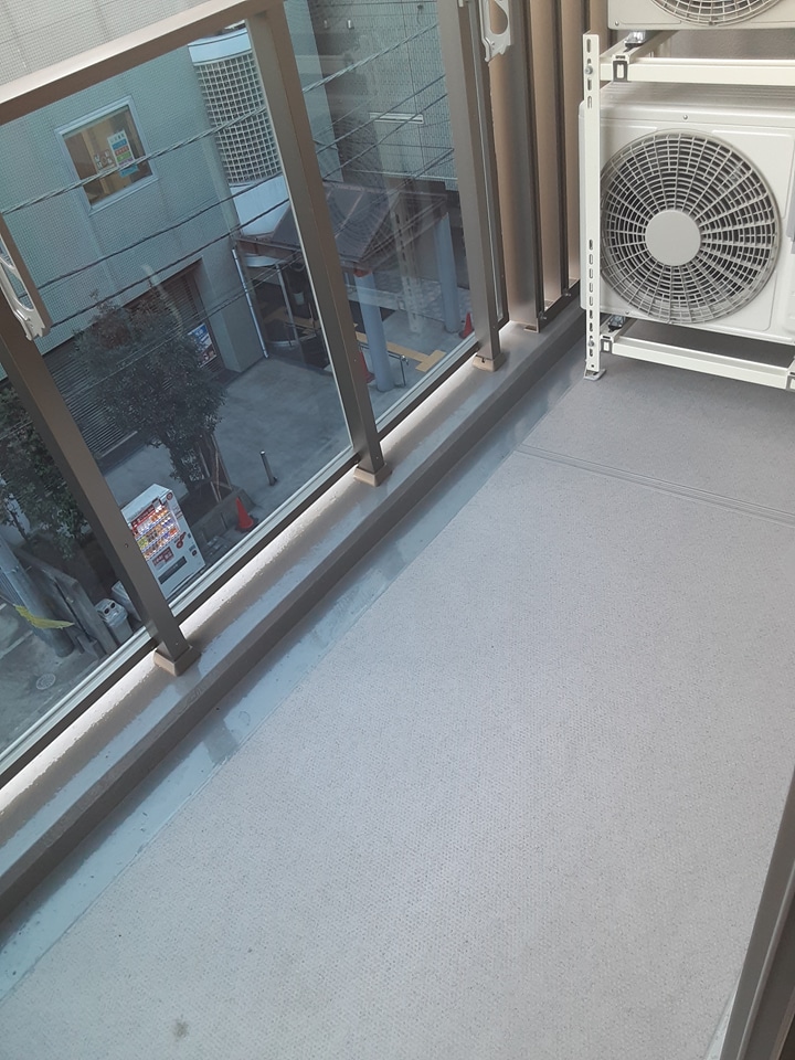 19/28 バルコニー