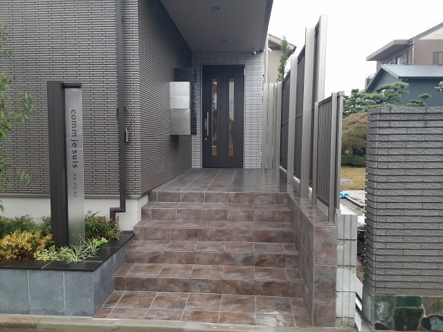 22/29 エントランス