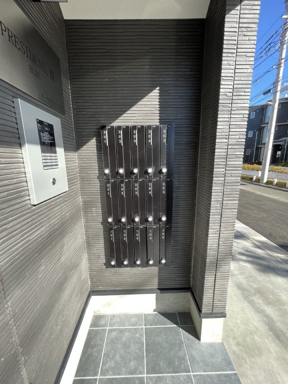 28/30 エントランス