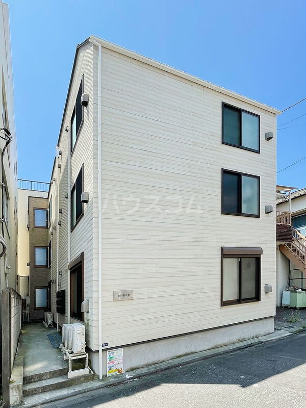 20/22 エントランス