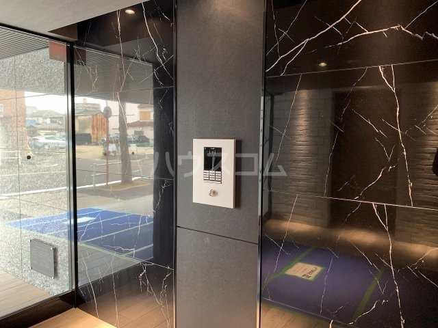 15/21 エントランス