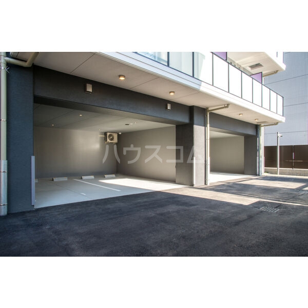 22/28 駐車場