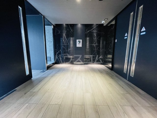 22/30 エントランス