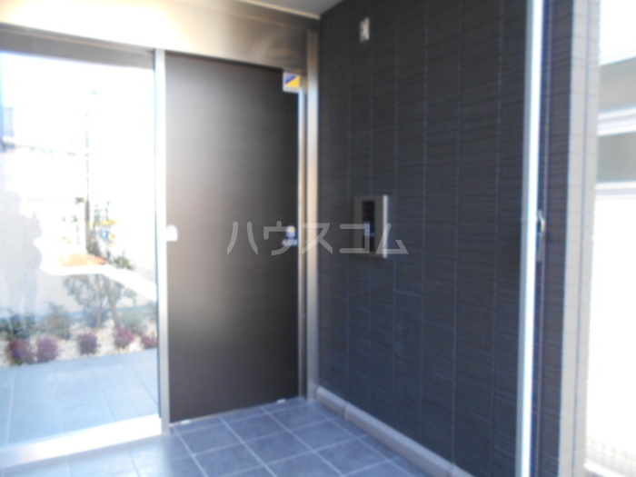 16/17 エントランス