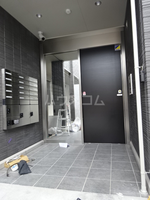 22/23 エントランス