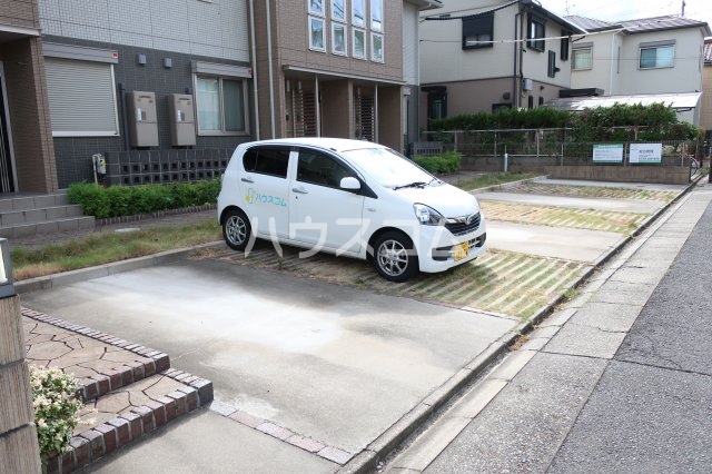 28/30 駐車場