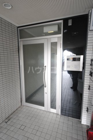 20/29 エントランス