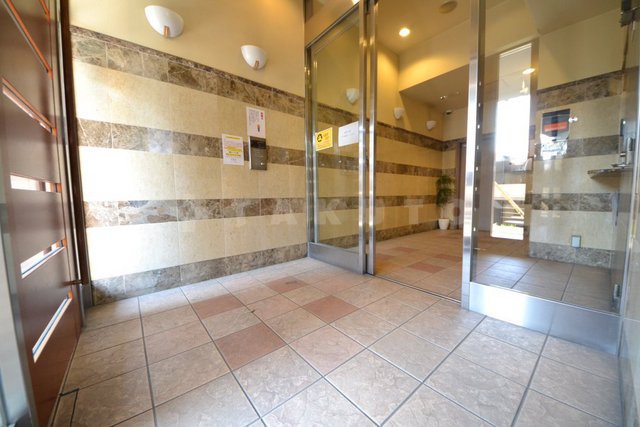 17/27 エントランス