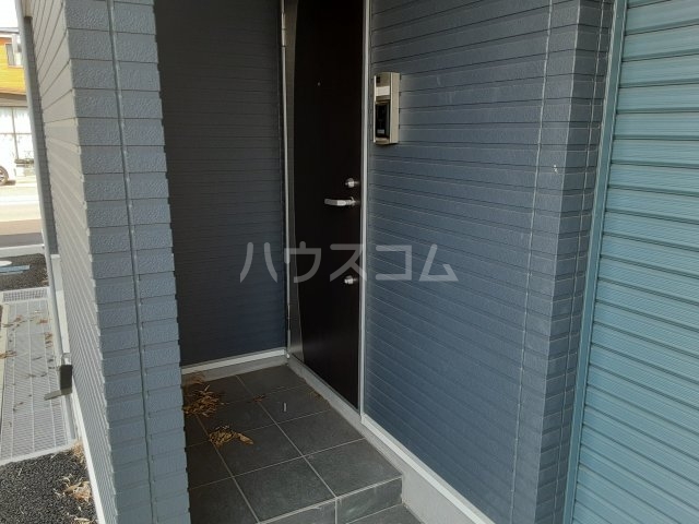 28/30 エントランス