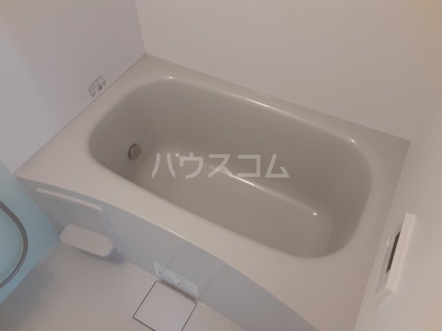 13/30 浴室