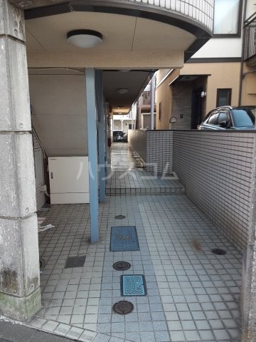 18/26 エントランス