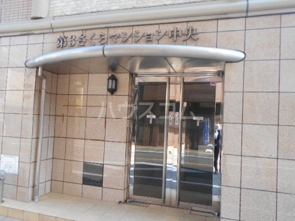 17/25 エントランス