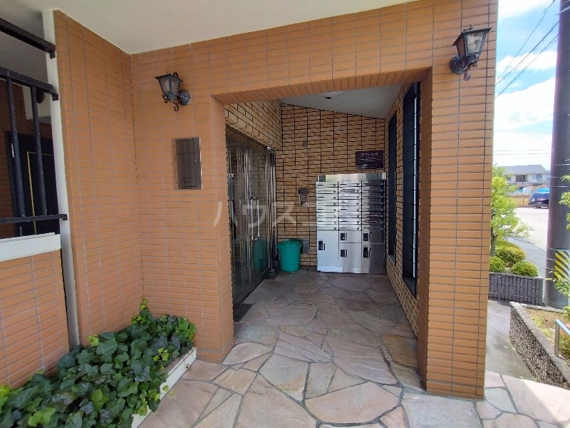 26/30 エントランス