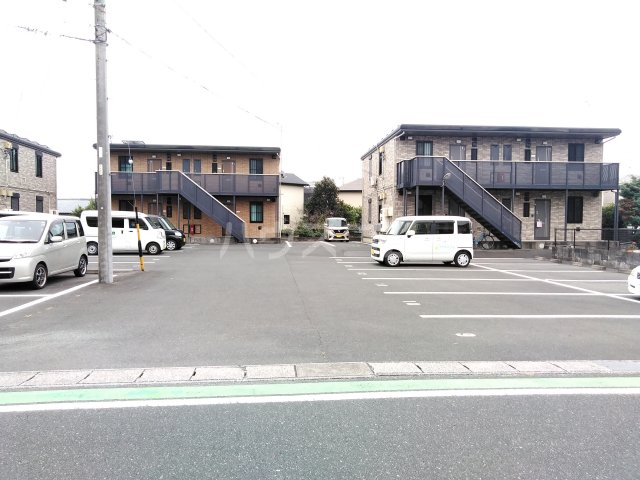 13/23 駐車場