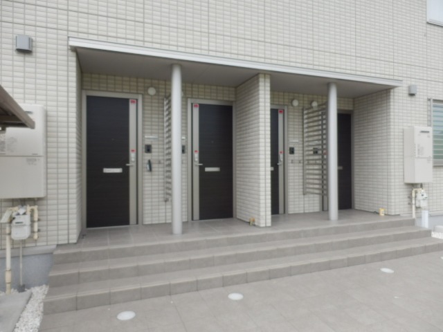 16/27 エントランス