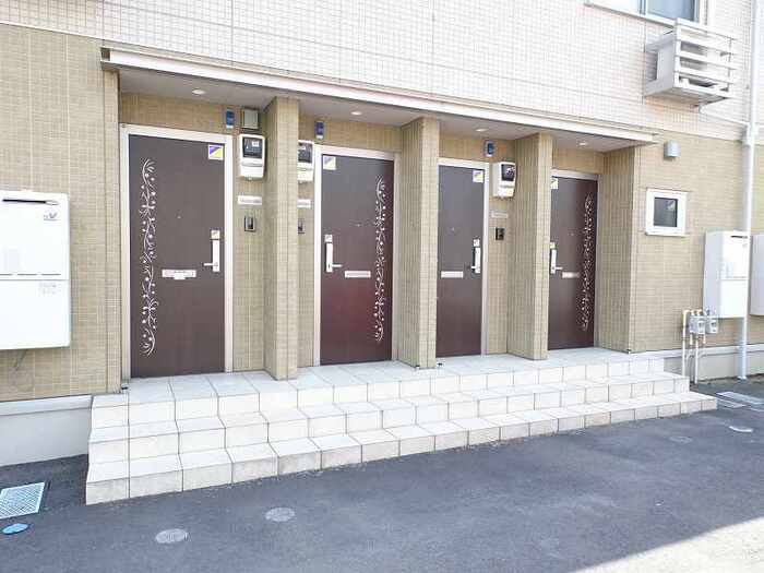 18/20 エントランス