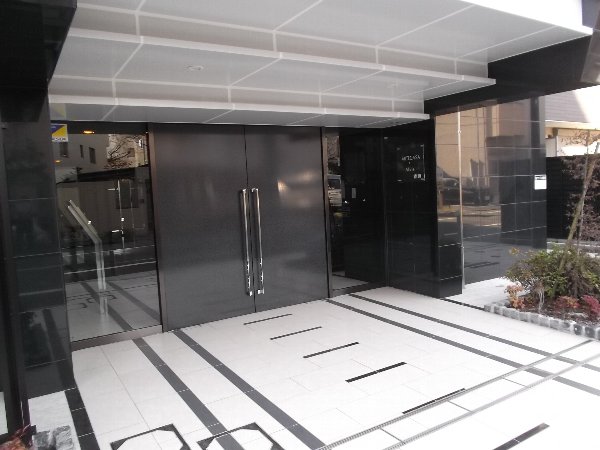 21/30 エントランス