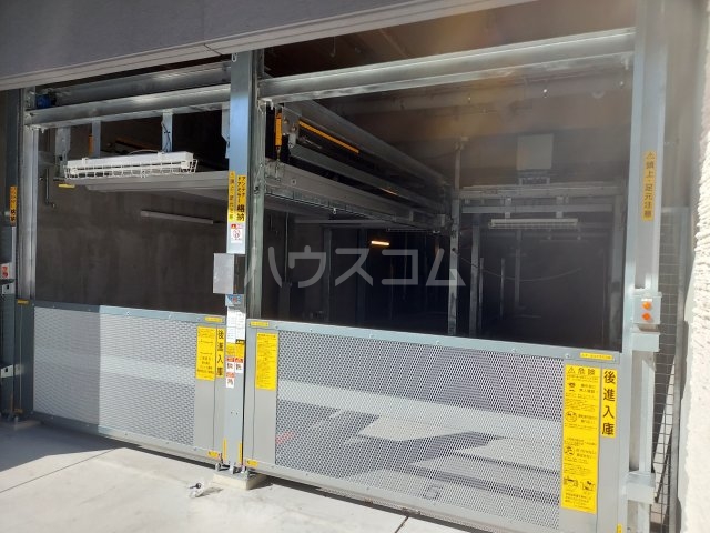 22/27 駐車場