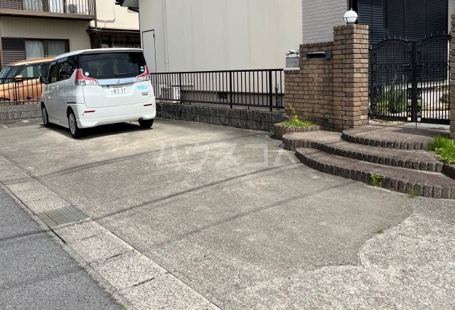 25/30 駐車場