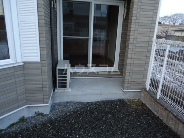 23/25 エントランス