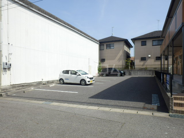 23/30 駐車場