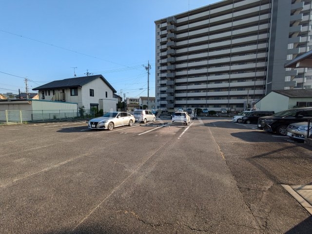 25/30 駐車場