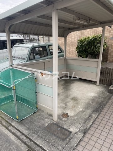 17/27 駐車場